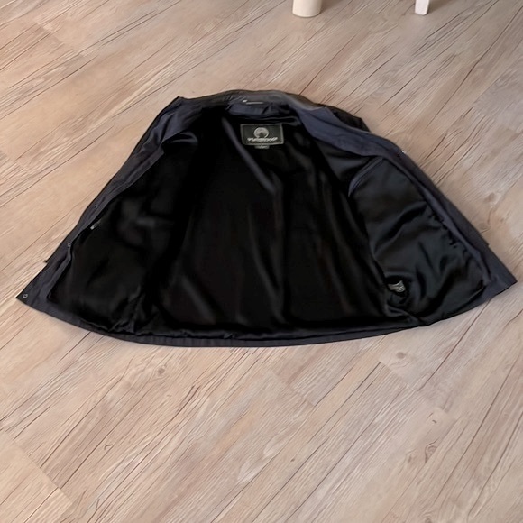 Weatherproof | Super Warm | Official Gear of the Out doors. - Picture 8 of 15